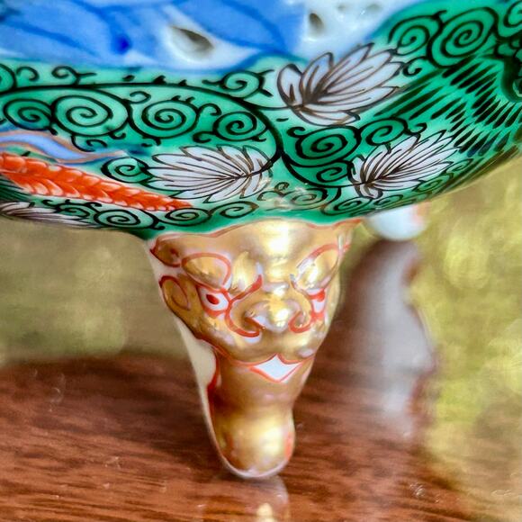 Vintage Japanese Hirado Pierced Porcelain Incense Burner with Lid – Hand-Painted - Picture 10 of 15